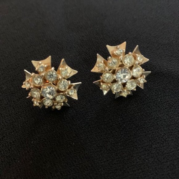 Jewelry - Vintage Screw back Rhinestone Star Earrings from the 50's